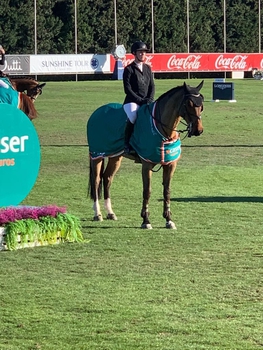 Holly Smith wins the CSI 3* 1.50m Sunshine Tour Grand Prix